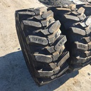 12-16.5 (305/70-16.5) 12pr Camso SKS532  Massatäytteiset (Ei tarvitse Ilmaa, ajamattomat renkaat DOT-21, käytetyt vanteet 9.75x16.5  PJ: 8x203mm KR:102)  MYYDÄÄN VAIN SETTINÄ!