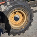 12-16.5 (305/70-16.5) 12pr Camso SKS532  Massatäytteiset (Ei tarvitse Ilmaa, ajamattomat renkaat DOT-21, käytetyt vanteet 9.75x16.5  PJ: 8x203mm KR:102)  MYYDÄÄN VAIN SETTINÄ!