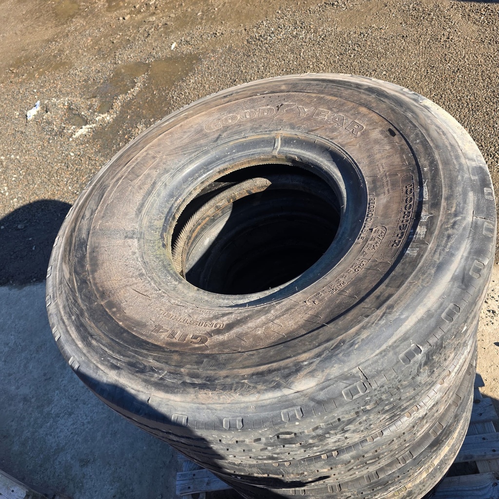 10.00R15 148/145K GOODYEAR G114 Käytetty KA-rengas trailer DOT- 08 tai uudempi  11mm