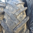 18.4-34 8PR BARUM Käytetty rengas  1-2cm (Vanhat, Rungoissa pykimää, Toinen kulunut enemmän)