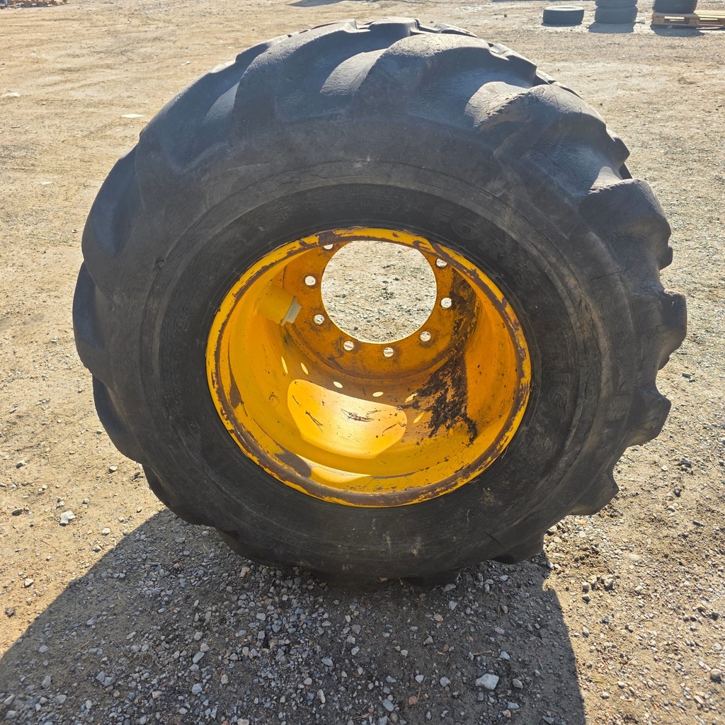 710/40-22.5 20pr NOKIAN FOREST KING F2 Käytetty Metsäkonerengas DOT-16 28mm Sis vanteen 24x22.5" PJ: 10x335 KR:281 Vanteen takamitta: 215mm