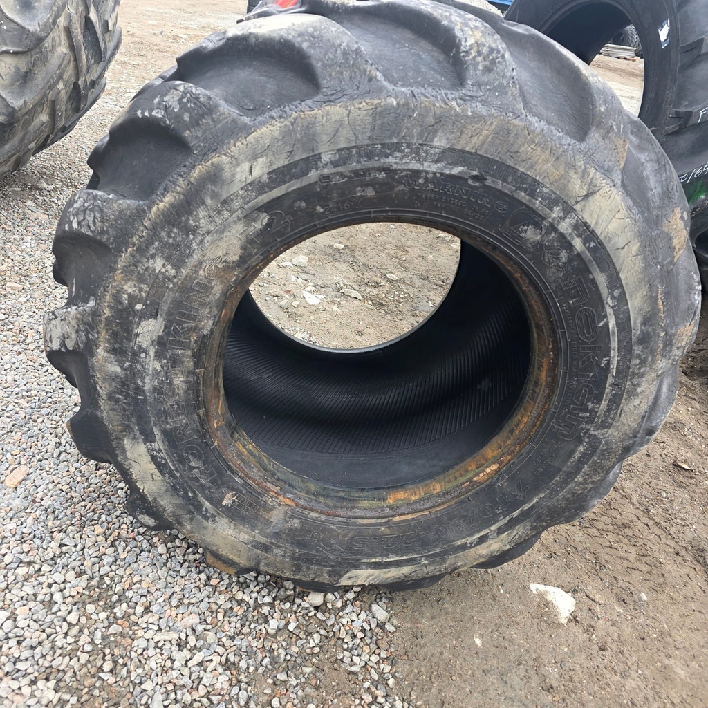 710/40-22.5 20pr NOKIAN FOREST KING F2 Käytetty Metsäkonerengas DOT-16 28mm Sis vanteen 24x22.5" PJ: 10x335 KR:281 Vanteen takamitta: 215mm