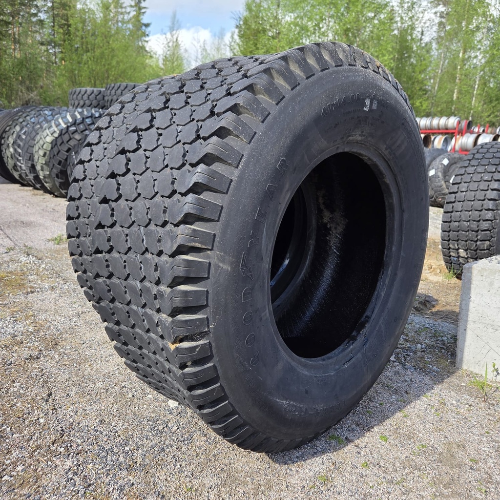 41X14.00-20 4pr 120B/129A3 Goodyear Softrac Terra Tire Käytetty rengas DOT-01 5mm Tubeless