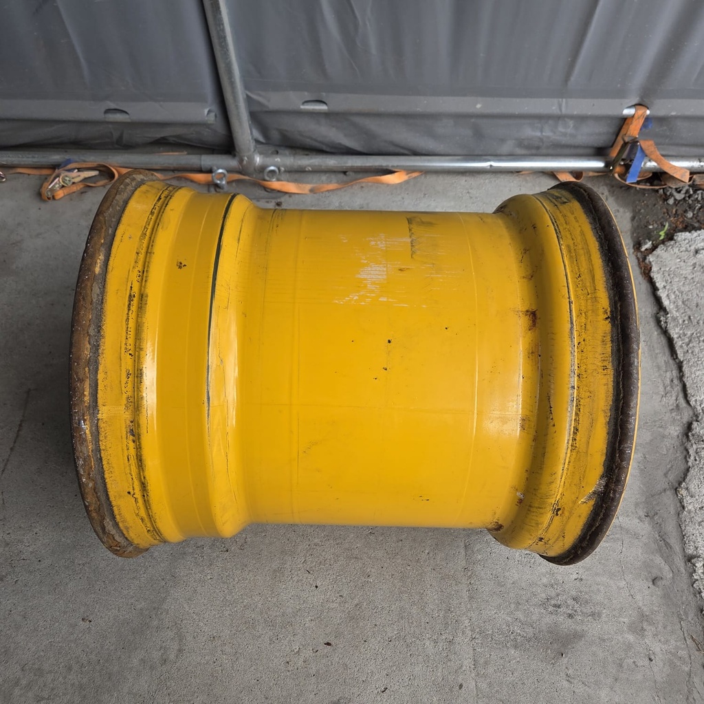 Käytetty metsäkone vanne 24x22.5" Jako: 10x335 KR: 281 ET: -120 Takamitta: 210mm