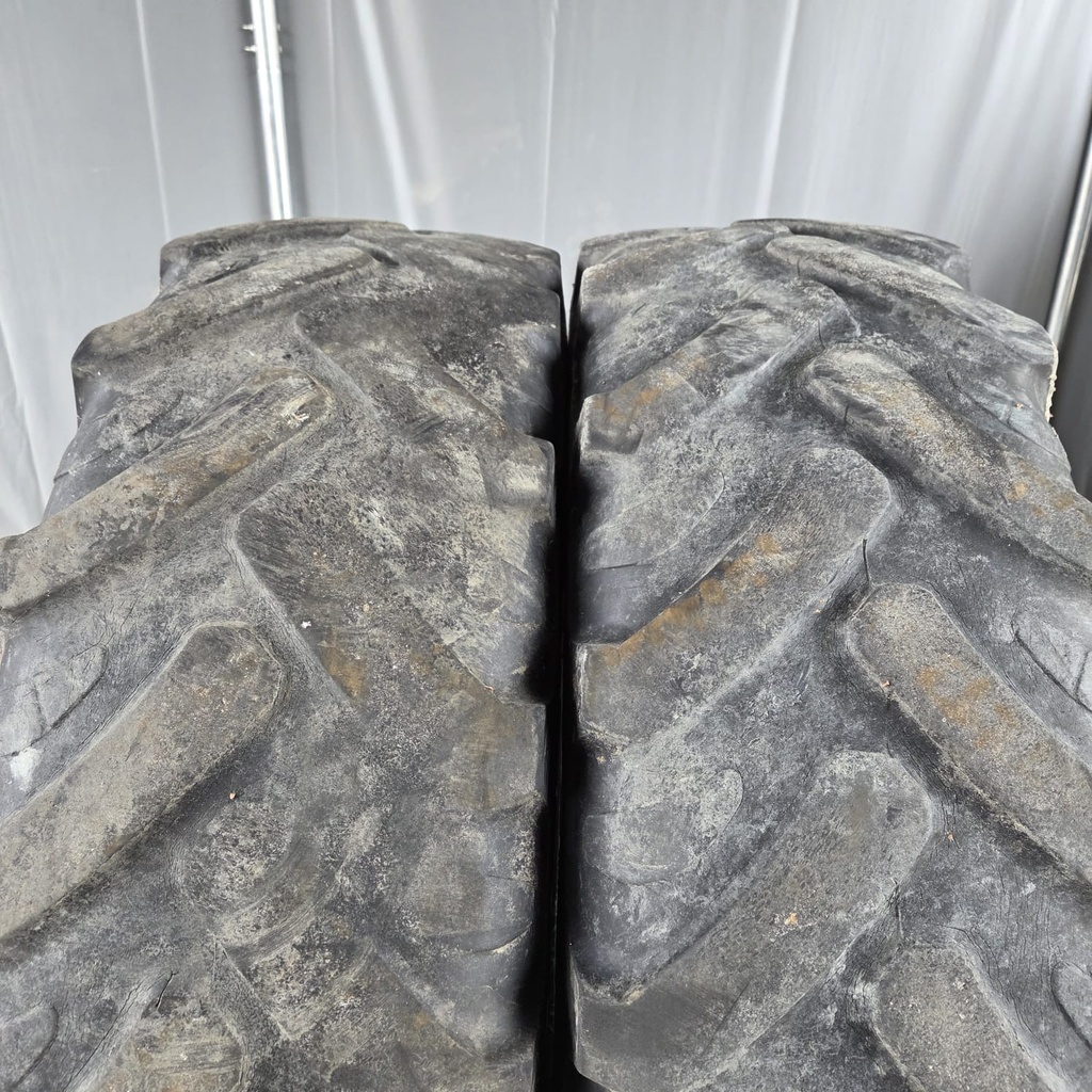 380/85R28 (14.9R28) 133A8/130B Linglong LR861 Käytetty rengas DOT-18  7-11mm  (Kuivumaa, Asennus sisäkumilla)