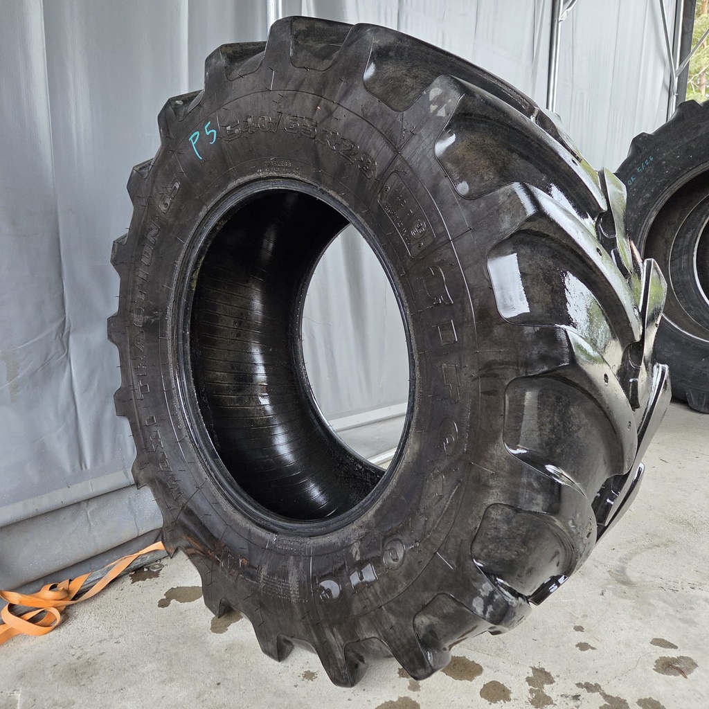 540/65R28 142D/139E Firestone Maxi Traction 65 Käytetty rengas Tubeless DOT-22  10-20mm (Laitakulunut)