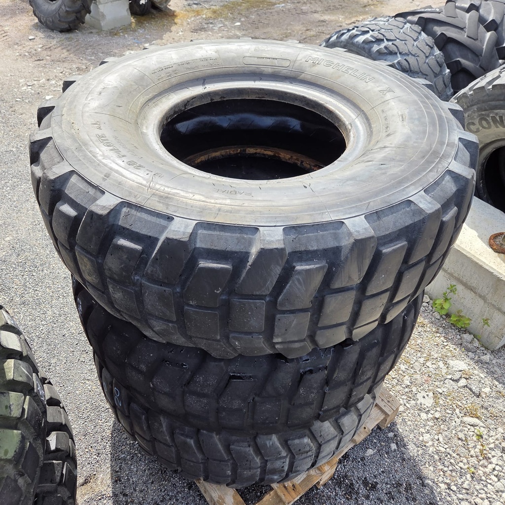 15.5/80R20 168F Michelin G-20 Pilote XL Käytetty rengas DOT-95  5mm