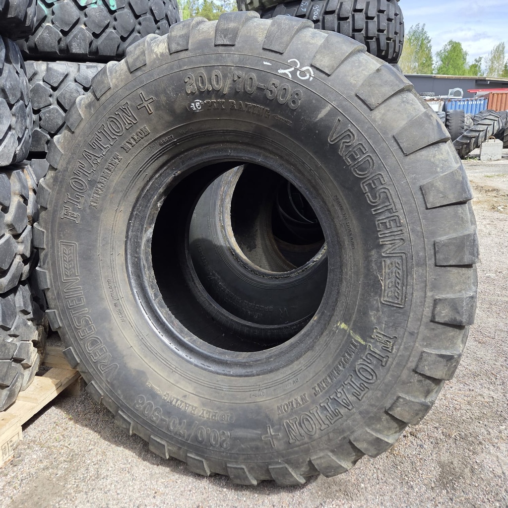 20.0/70-20 (20.0/70-508) 16PR Vredestein Floation+ Käytetty perävaunun rengas 11mm (Vanha)