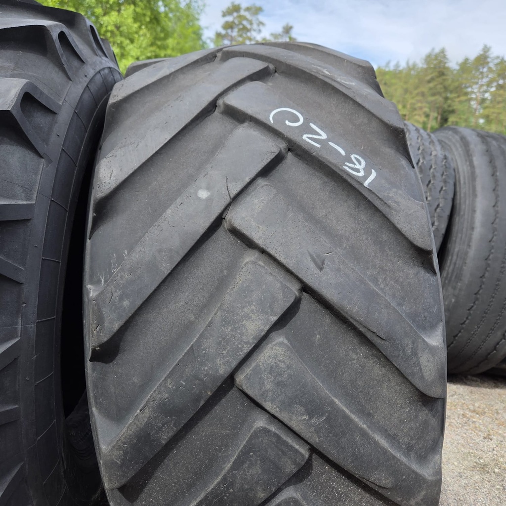 18-20 10PR Pneumant Käytetty työkoneen rengas 10-18mm (Vanhat, Toinen kulunut epätasaisesti)