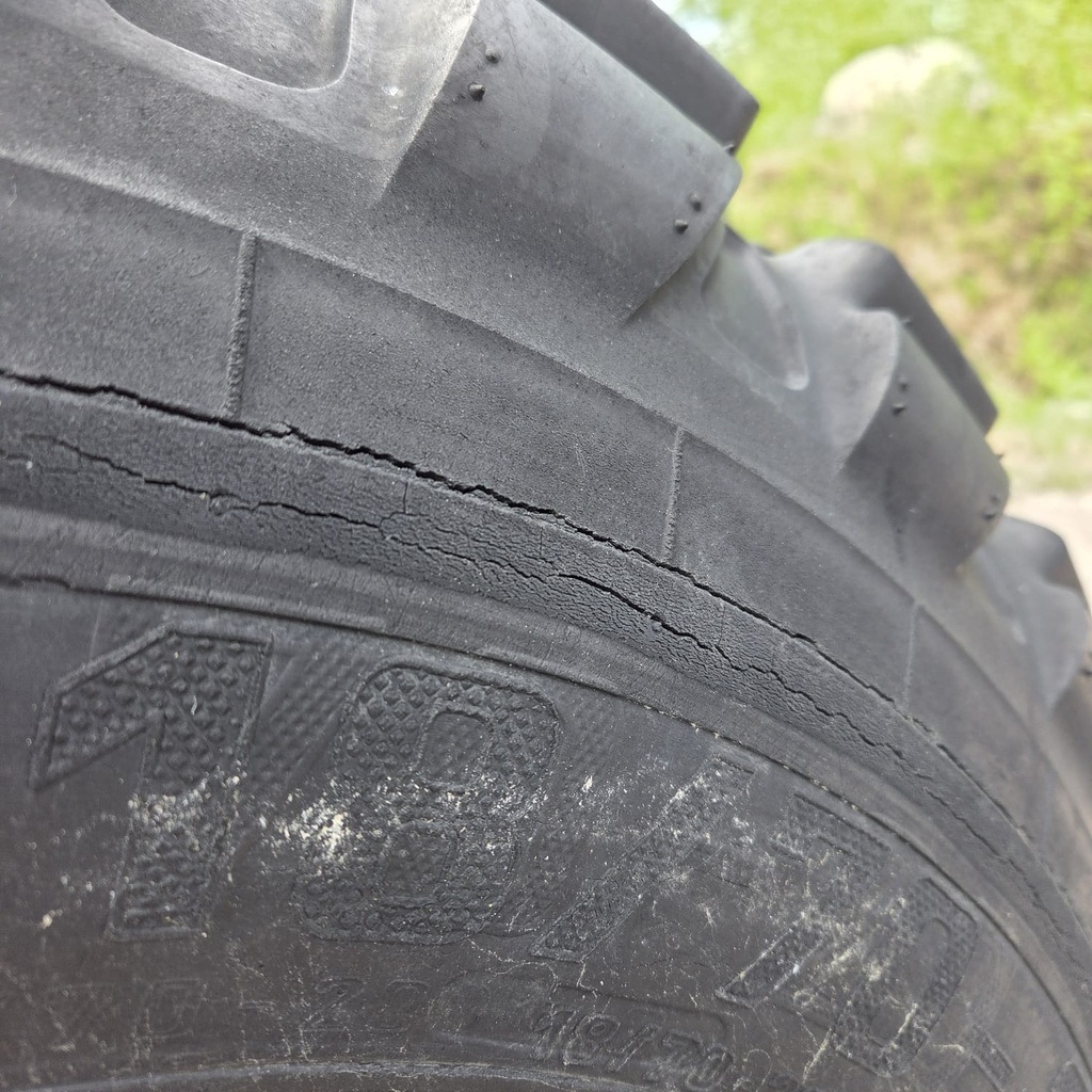18/70-20 154F Pneumant U27 Käytetty työkoneen rengas 10mm (Vanha, Pykimää)