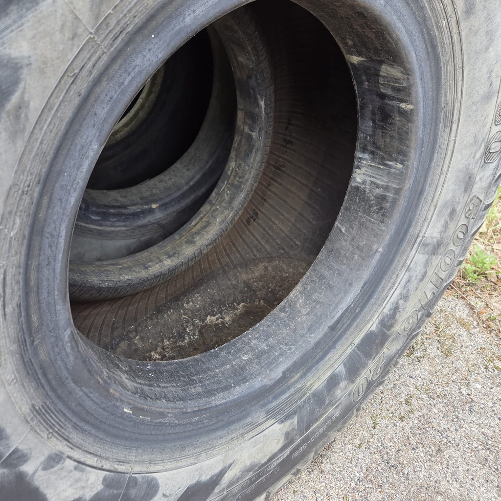500/75-20 (1250x500-508) 169A8 Otico Super Floation II M20 Käytetty rengas (Vanhat, Sileät, Kantavuus 5800kg/40kmh !)