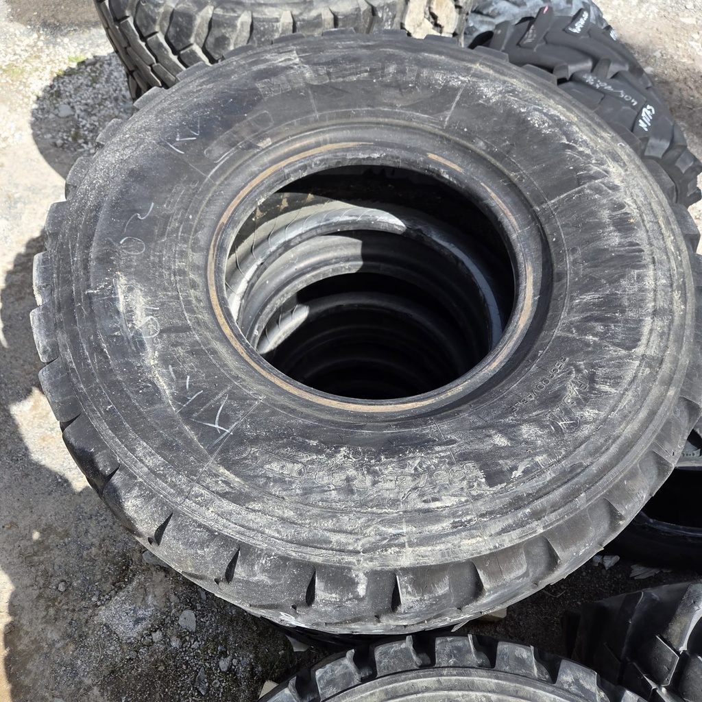 395/85R20 168G Michelin XZL Käytetty KA-rengas veto DOT-05  7-10mm