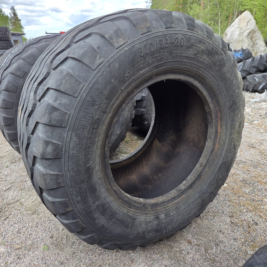 500/55-20 A8/138A8 12PR Vredestein Floation+ Käytetty perävaunun rengas DOT-06  16mm