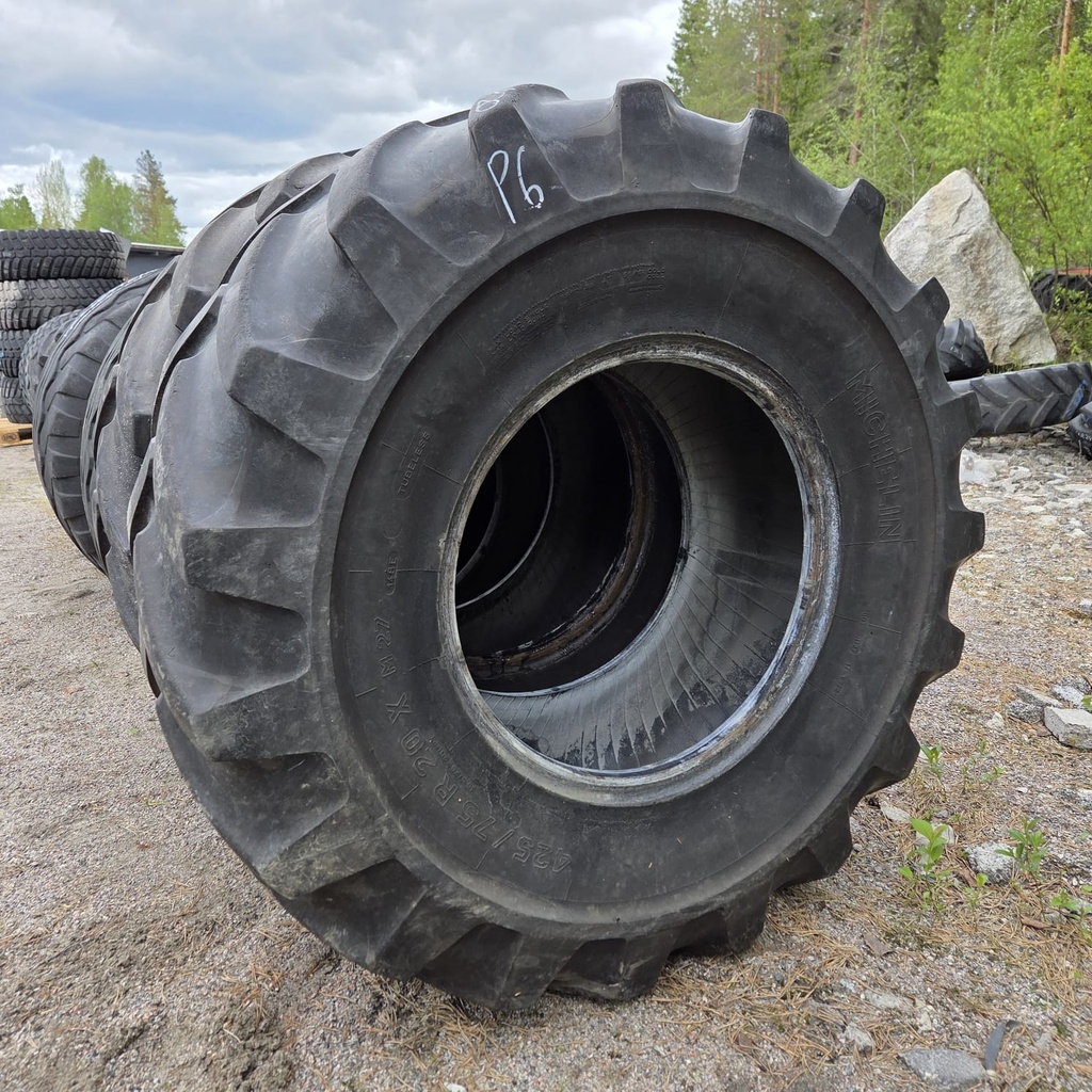 425/75R20 Käytetty KA-rengas ohjaava (kopio)