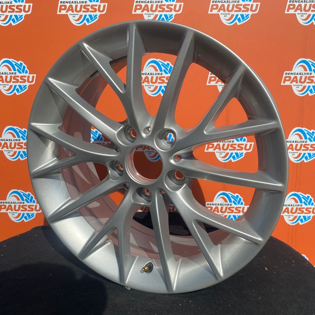 Uusi BMW Y-SPOKE 380 vannesarja 5x120 ET40 KR72,6 7,5x17" (Renkaat käyneet vain päällä)