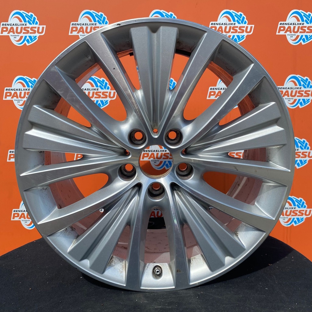 Käytetty BMW vannesarja 5x120 ET48 KR74,1 9x19"
