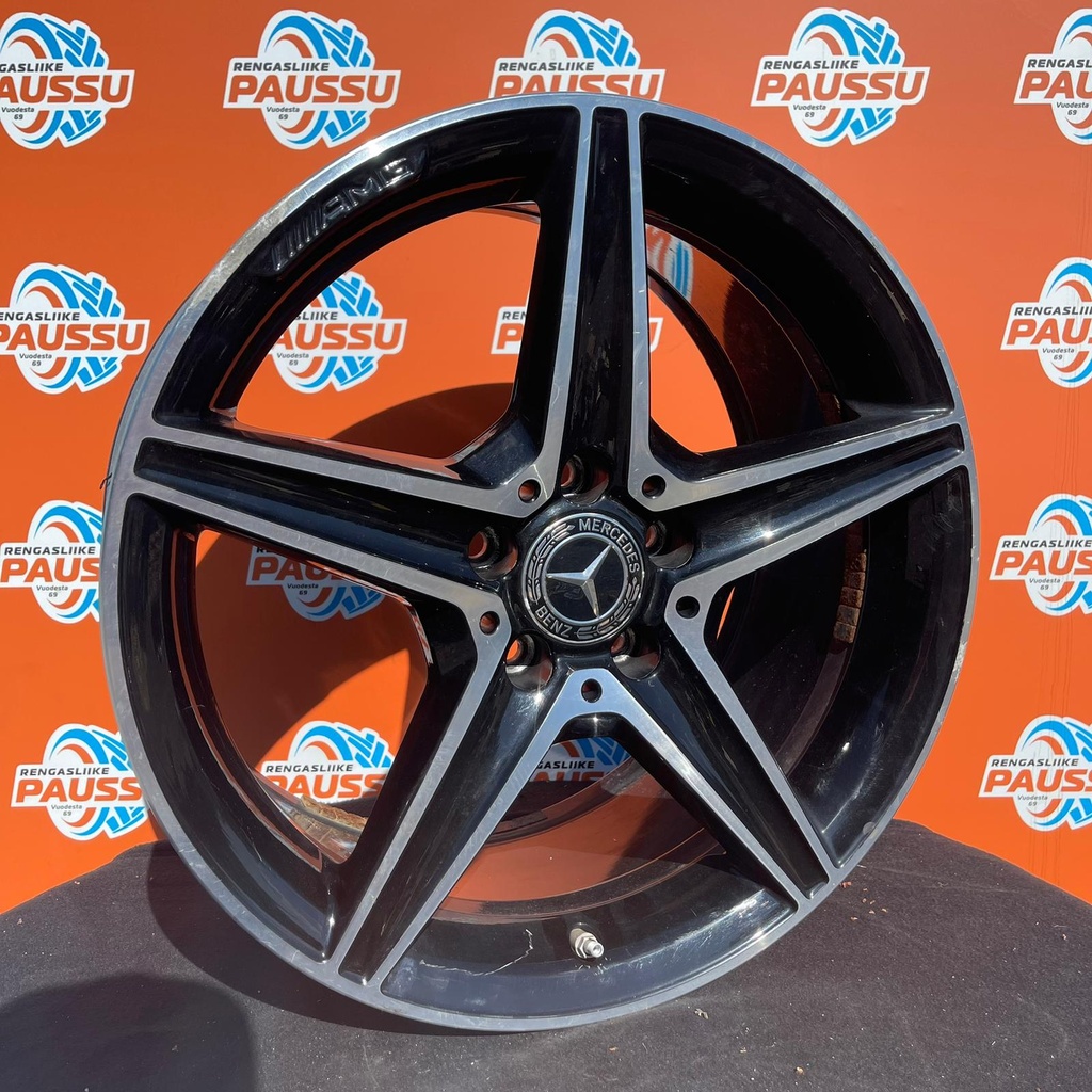 Käytetty MB vannesarja 5x112 KR 66,6 ET44 7,5x18" ja ET49 8,5x18"