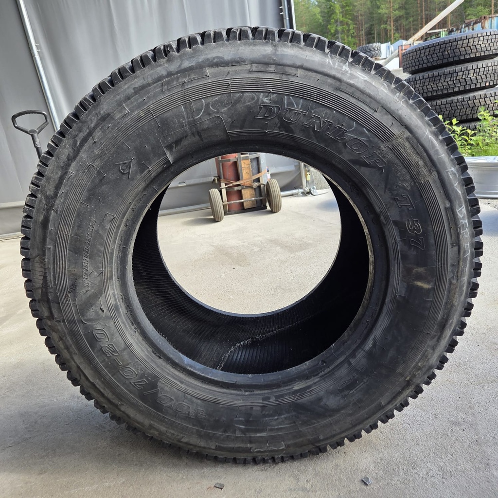 400/70-20 (16.0/70-20) 140B Dunlop T37 Käytetty työkoneen rengas DOT-01  7mm