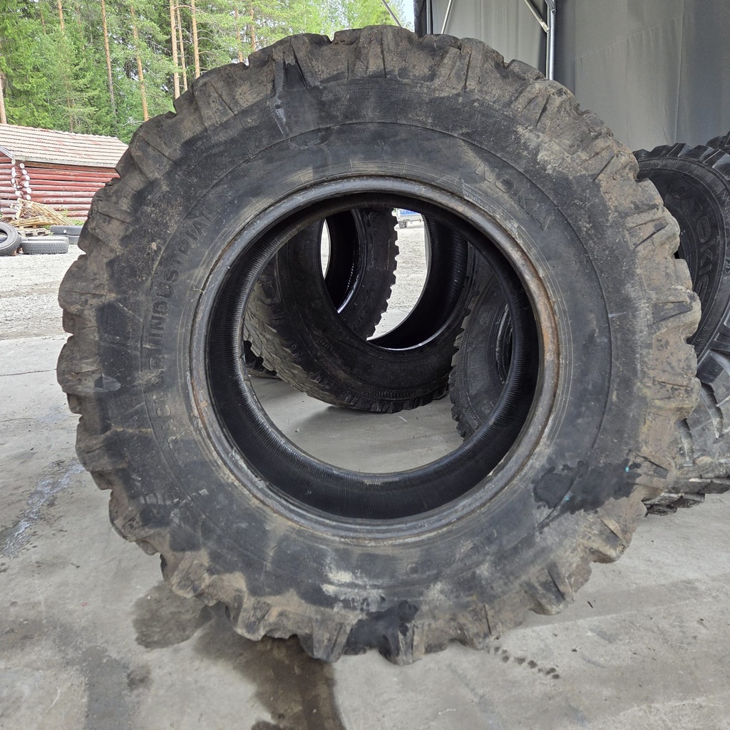 18.4-30 16pr Nokian TRI Käytetty palapintarengas 23mm (Korjattu, vanha, Asennus sisärenkaalla)