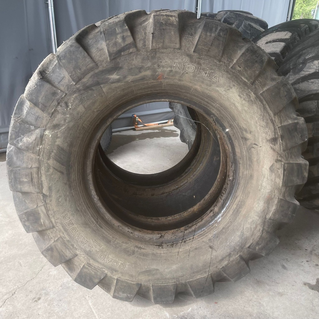 14.00-24 12pr Nokian Road grader Käytetty työkoneen rengas 25mm (Vanhat, Kuivunee/pykineet)