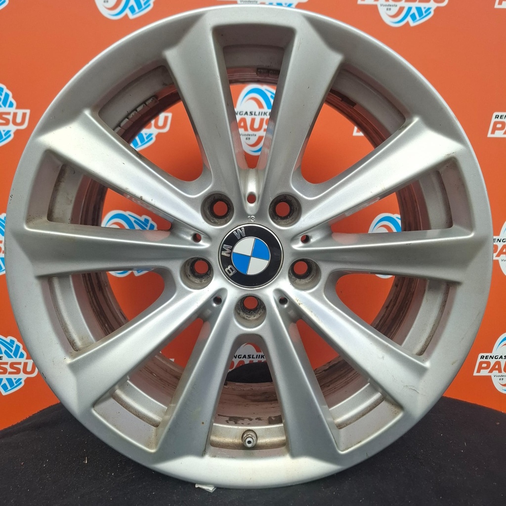 Käytetty BMW V-Spoke 236 vannesarja 5x120 ET30 KR72,6 8x17"