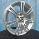 Käytetty BMW M Double Spoke 350 vannesarja 5x120 ET30 KR72,6 8x18"