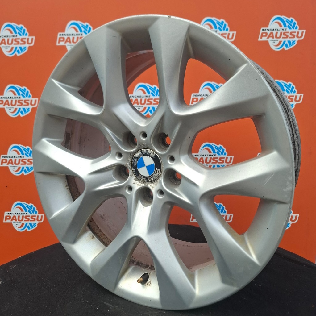 Käytetty BMW Star Spoke 334 vannesarja 5x120 ET48 KR74,1 9x19"
