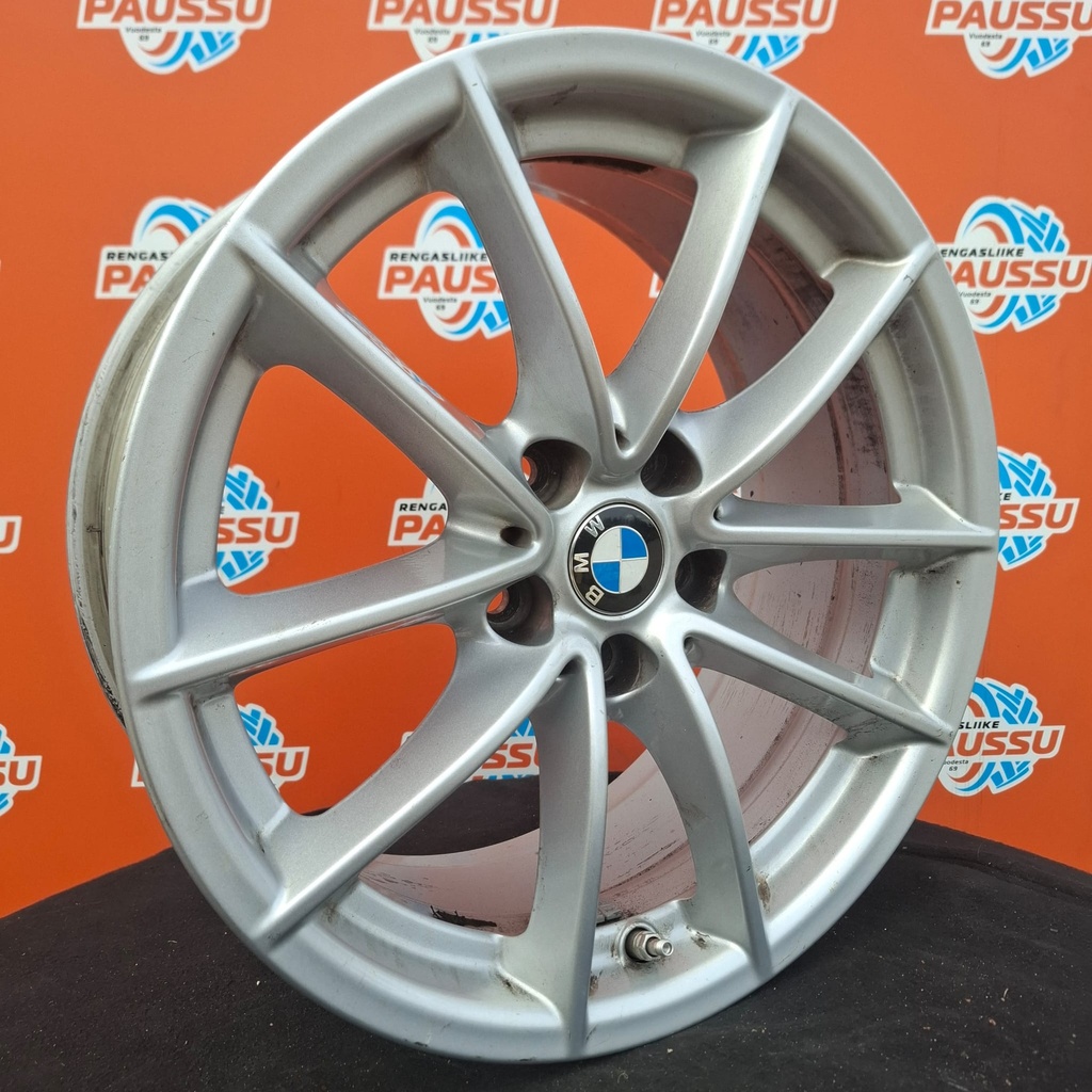Käytetty BMW V-Spoke 618 vannesarja 5x112 ET27 KR66,6 7,5x17"