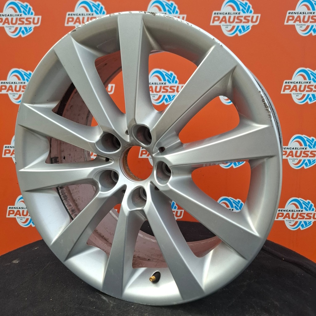 Käytetty BMW Style 328 vannesarja 5x120 ET30 KR72,6 8x18"