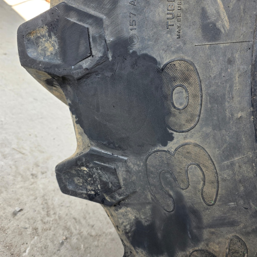 650/65R38 157A8/B TRELLEBORG TM800 Käytetty rengas DOT-04  40mm