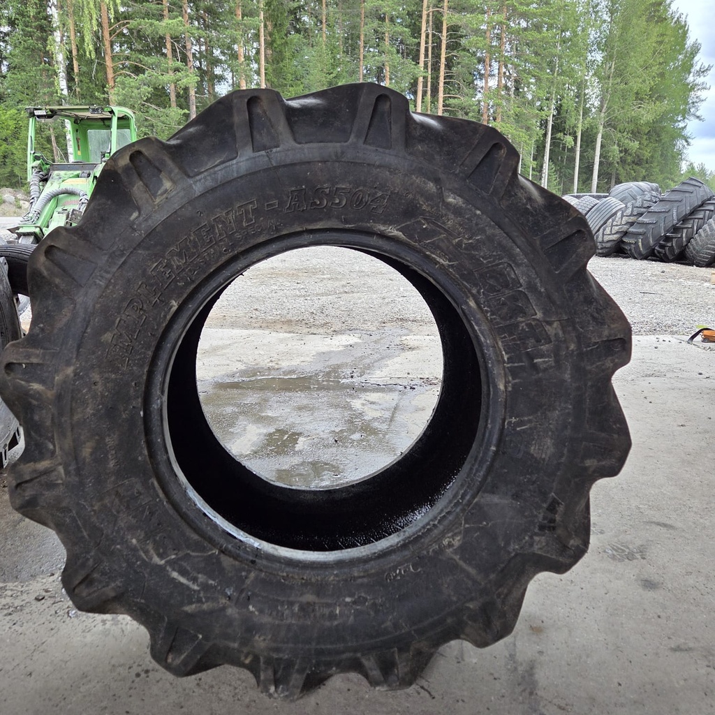 405/70-20 (16/70-20) 14PR BKT Implement-Asso 4 Käytetty työkoneen rengas 5mm (Pieni viilto kyljessä)