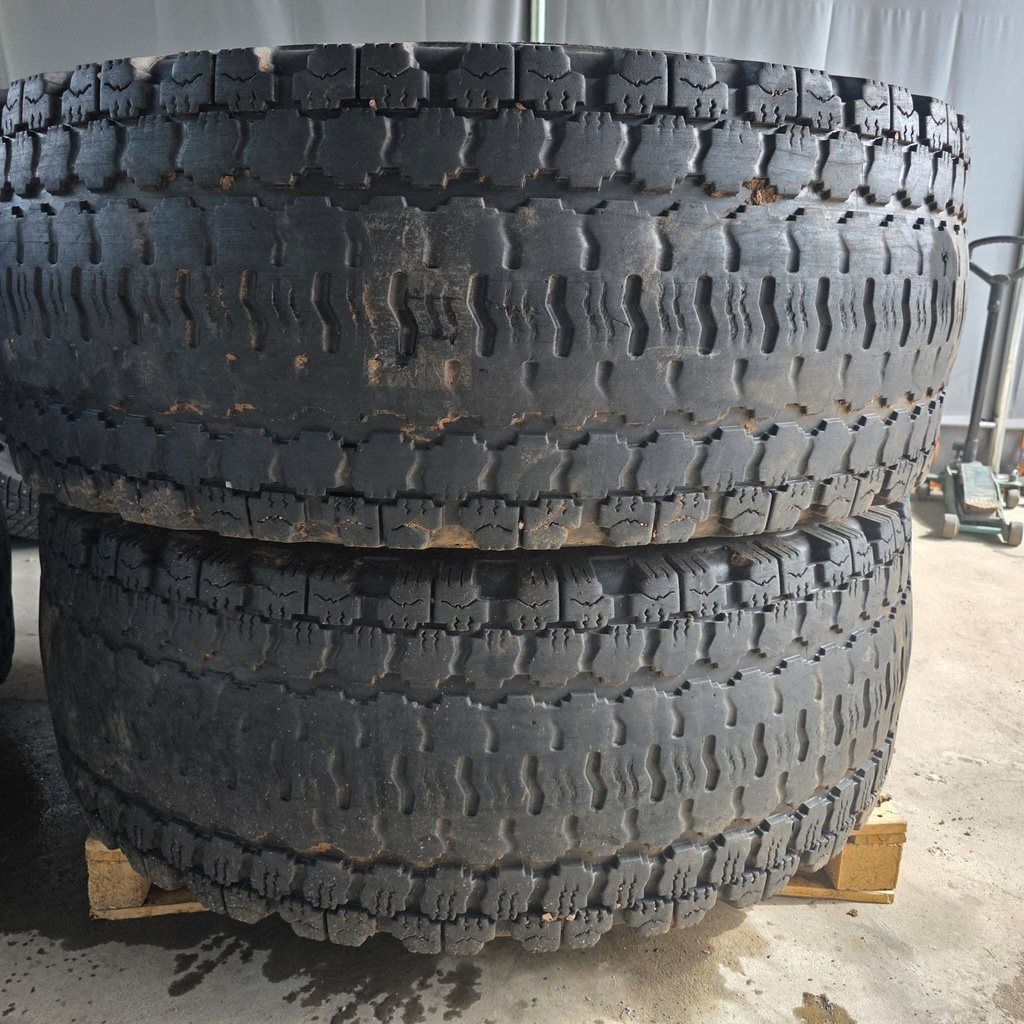 20.5R25 E-2/L-2 177B/193A2 HILO BWYN Käytetty työkoneen rengas sarja  1430mm / 10mm (Todella hyvät rungot)