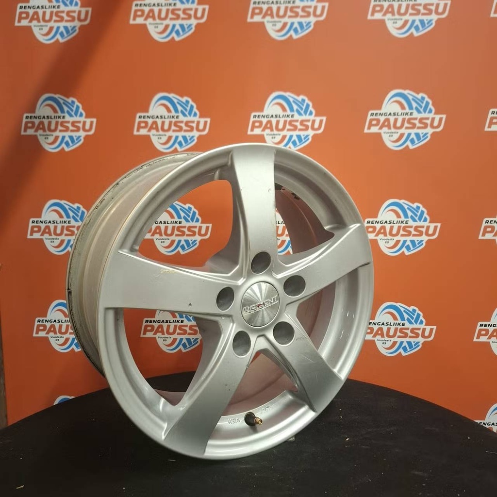 Käytetty DEZENT vannesarja 15"