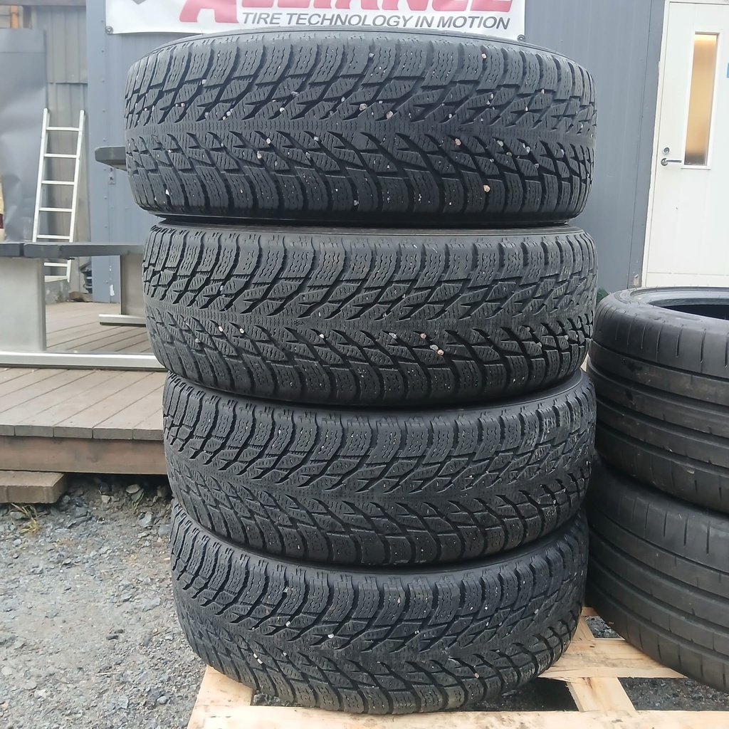 225/60R18 Nokian Hakkapeliitta R3 Käytetty 6-7mm DOT-20