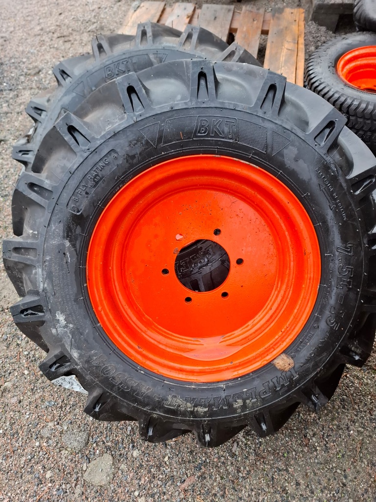 7.5L-15 BKT AS 504 Ajamaton Vanteella jako: 6x150 keskireikä: 115mm KUBOTA