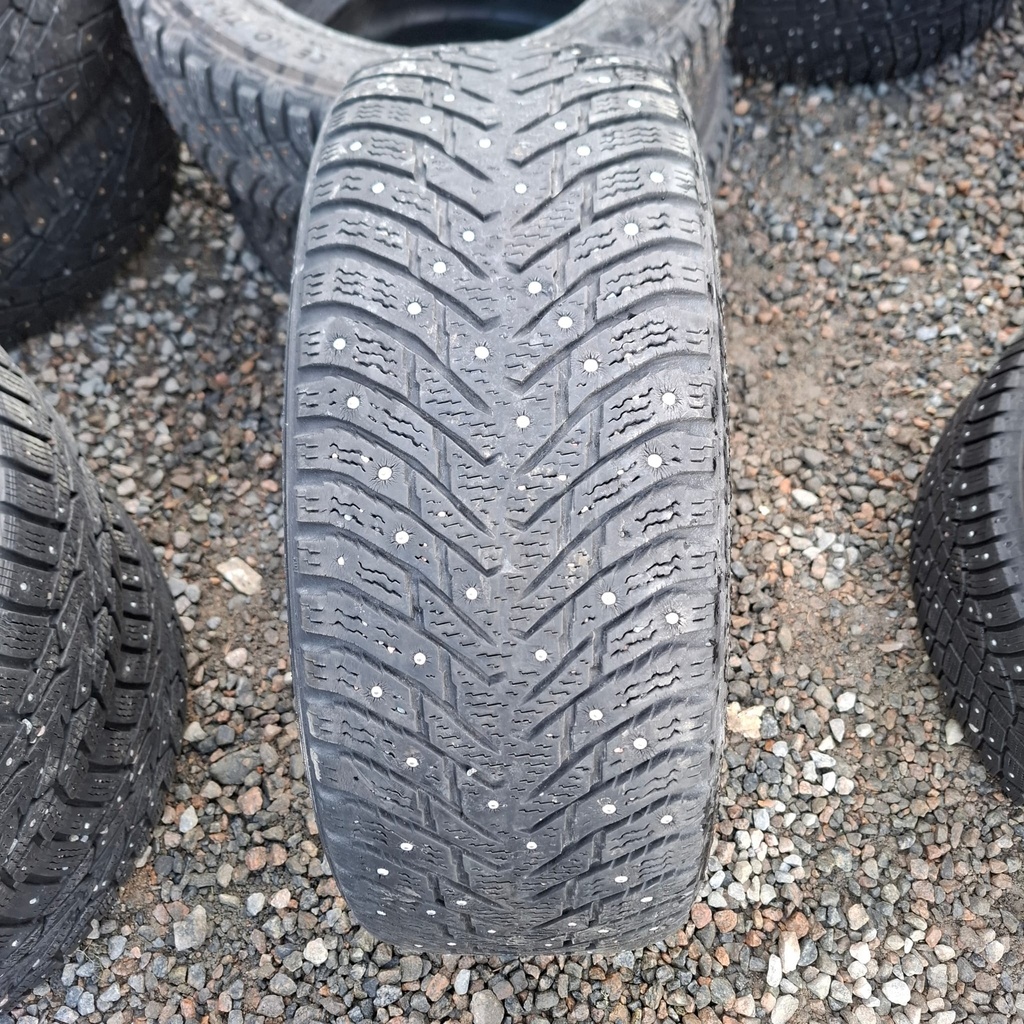 205/55R16 94T XL Nokian Hakkapeliitta 8 Käytetty nastarengas 5mm DOT-15