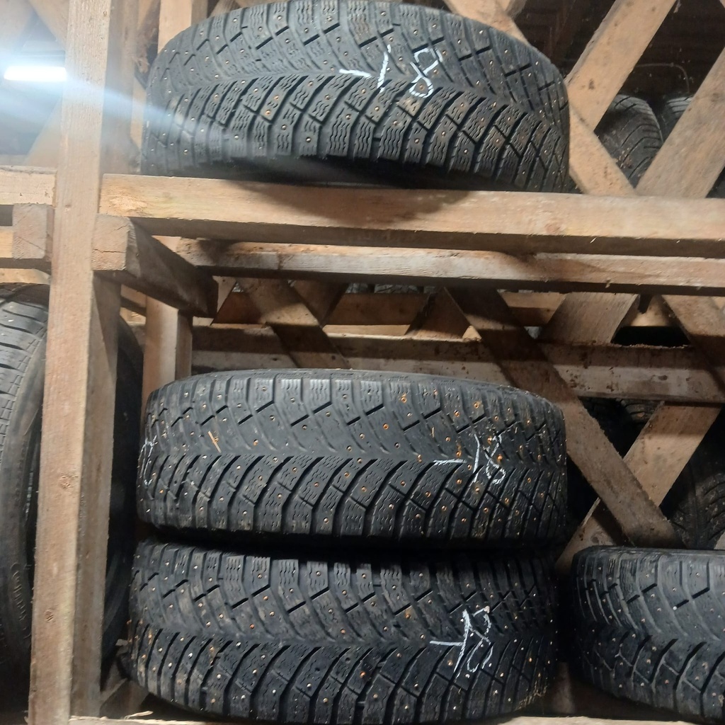 205/55R16 94T Michelin x-ice north 4 Käytetty 4-5mm DOT-18