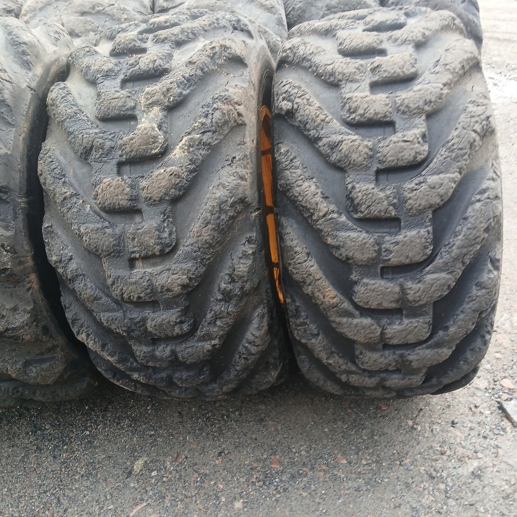 600/55-26.5 20pr Nokian Tyres Forest King F2 SF TT Käytetty 30mm Vanteella jako: 425x12 kr: 371mm takamitta: 250mm