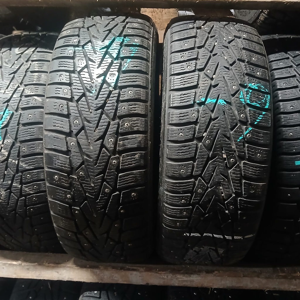 205/60R16 Nokian Hakkapeliitta 7 Käytetty DOT-09 6-7mm