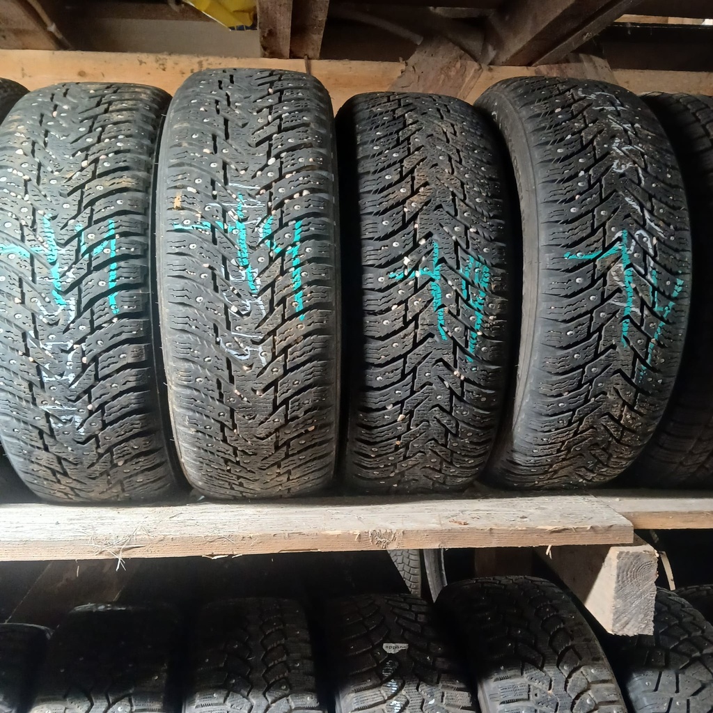 195/55R15 89T XL Nokian Hakkapeliitta 8 Käytetty nastarengas 7mm DOT-14