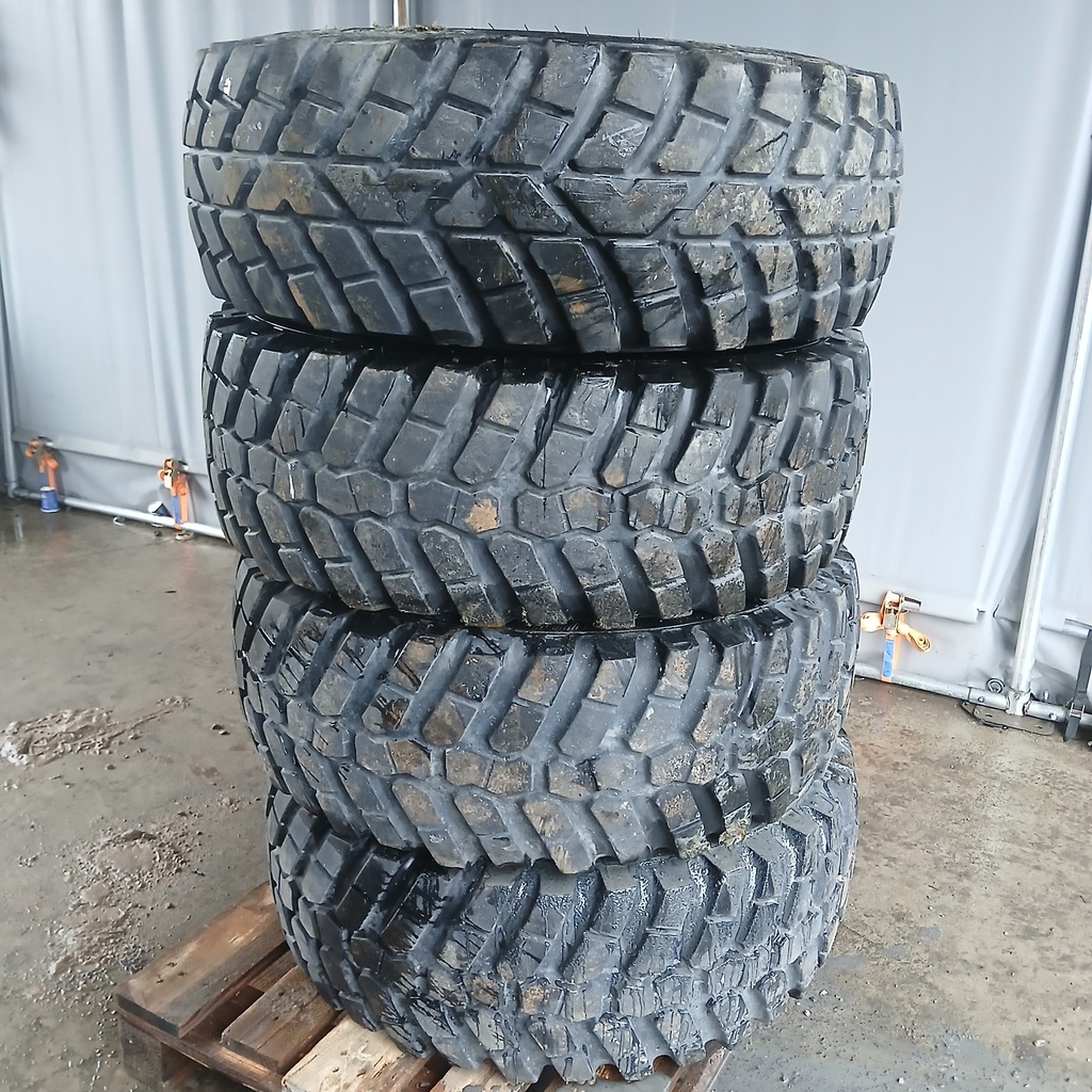 340/80R18 (12.5R16) 143A8/138D Alliance 550 Käytetty palapintarengas 10-15mm