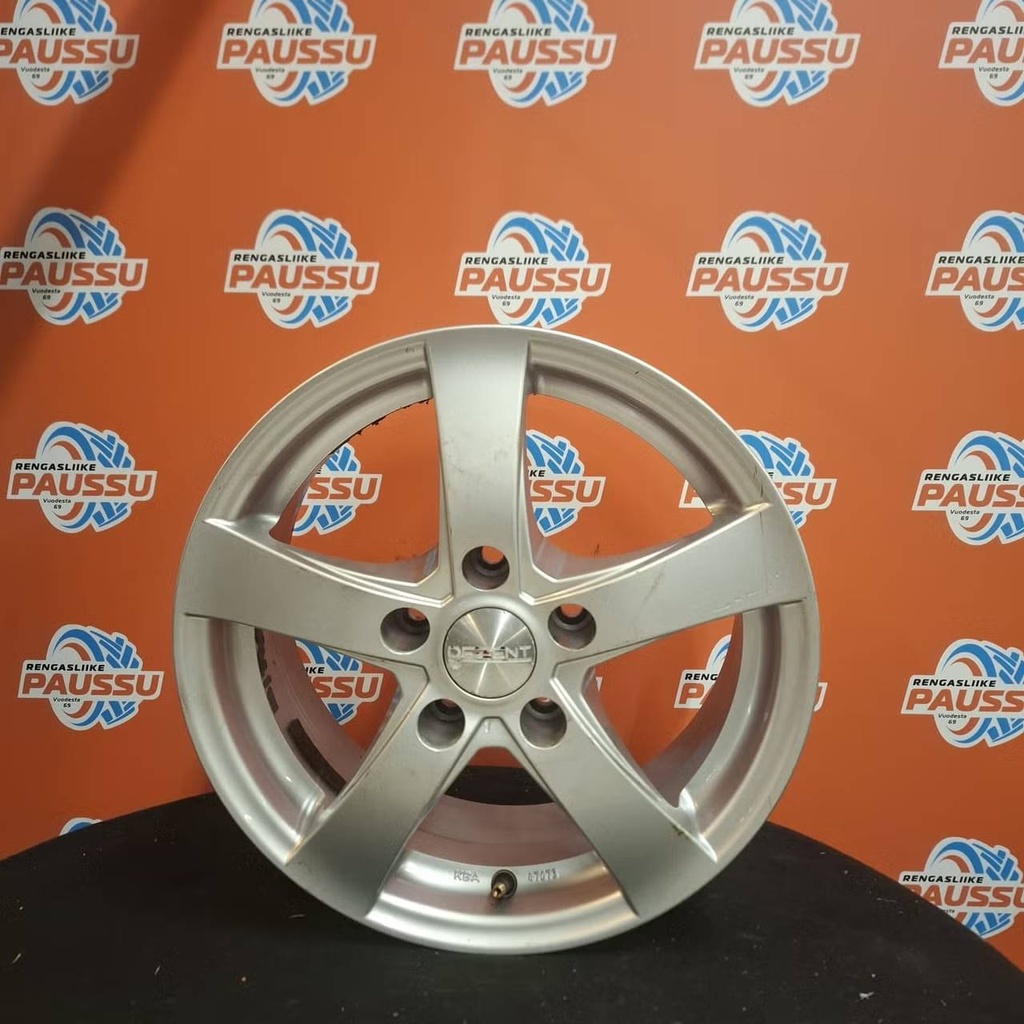 Käytetty DEZENT vannesarja 5x112 ET 38 KR 70,1 6,5x15"