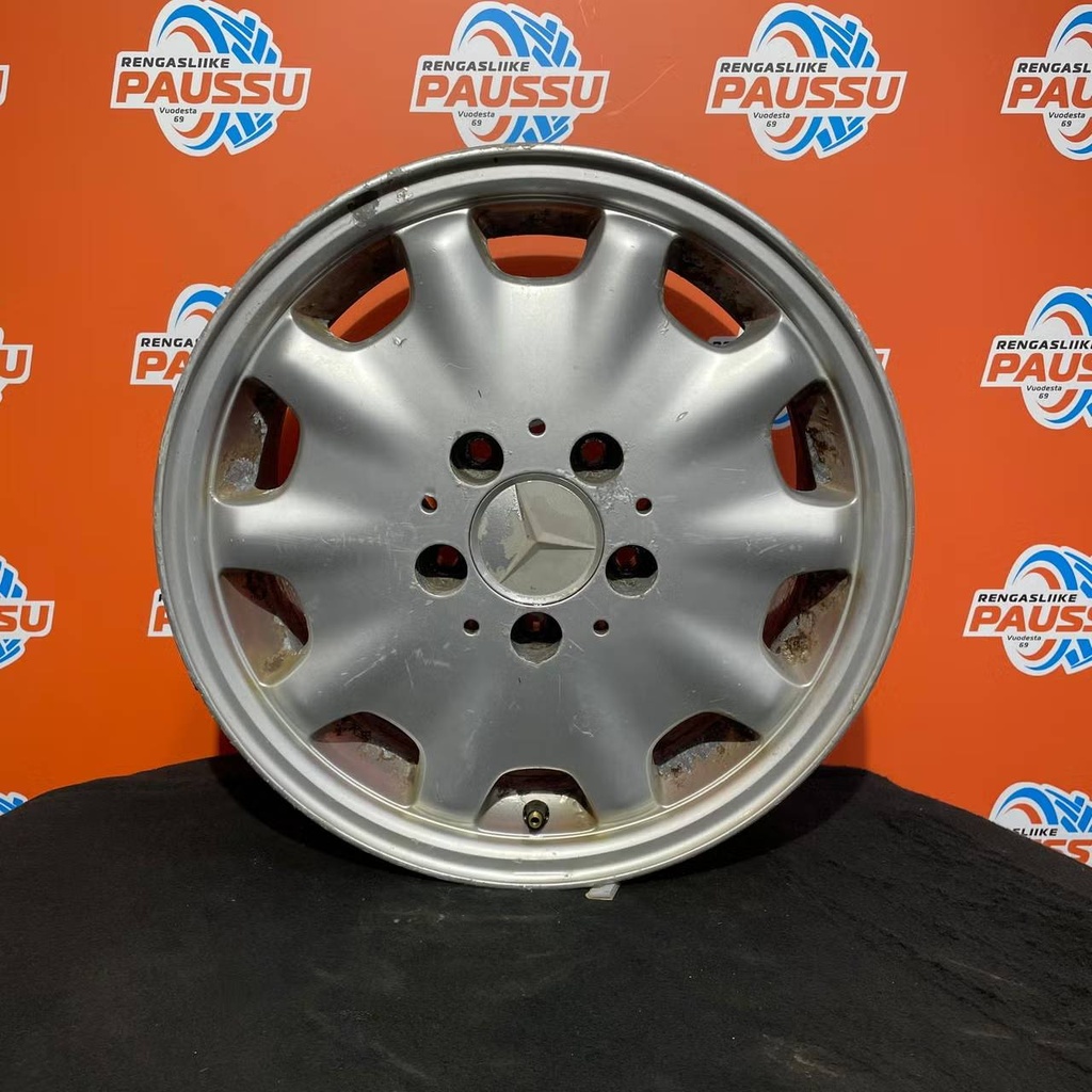 Käytetty MB vannesarja 5x112 ET 37 KR 66,6 7x15"(Pultin reijät 12mm)