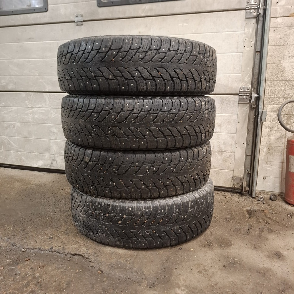 LT245/75R17 121/118Q NOKIAN HAKKAPELIITTA LT3 XL Käytetty nastarengas 8-9mm DOT-21