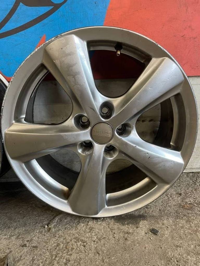 Käytetty AKUZA vannesarja 5x100 ET 44 KR 63,3 7.5x17"