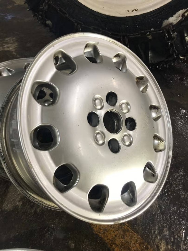 Käytetty vannesarja 4x114,3 ET 44 KR 69,1 6,5x16"