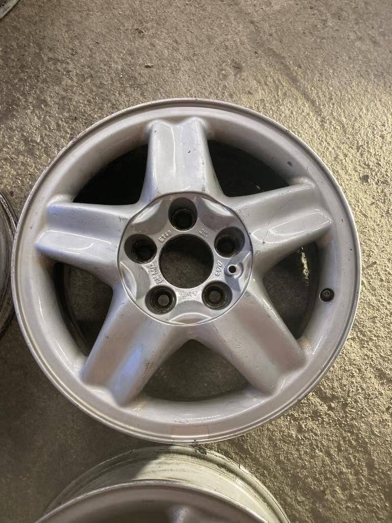 Käytetty vannesarja 5x110 ET 49 KR 65,1 6x15"