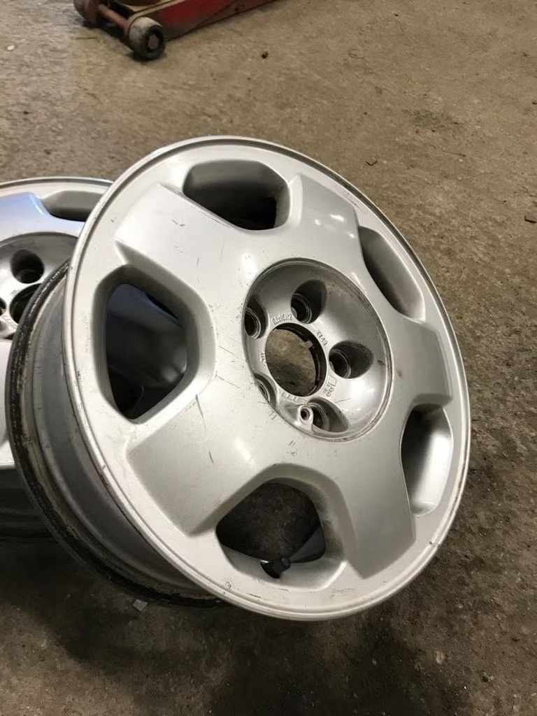 Käytetty vannesarja 5x110 ET 49 KR 65,1 6x15"