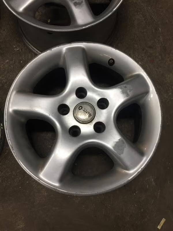 Käytetty ALESSIO vannesarja 5x110 ET 35 KR 70,1 7x15"