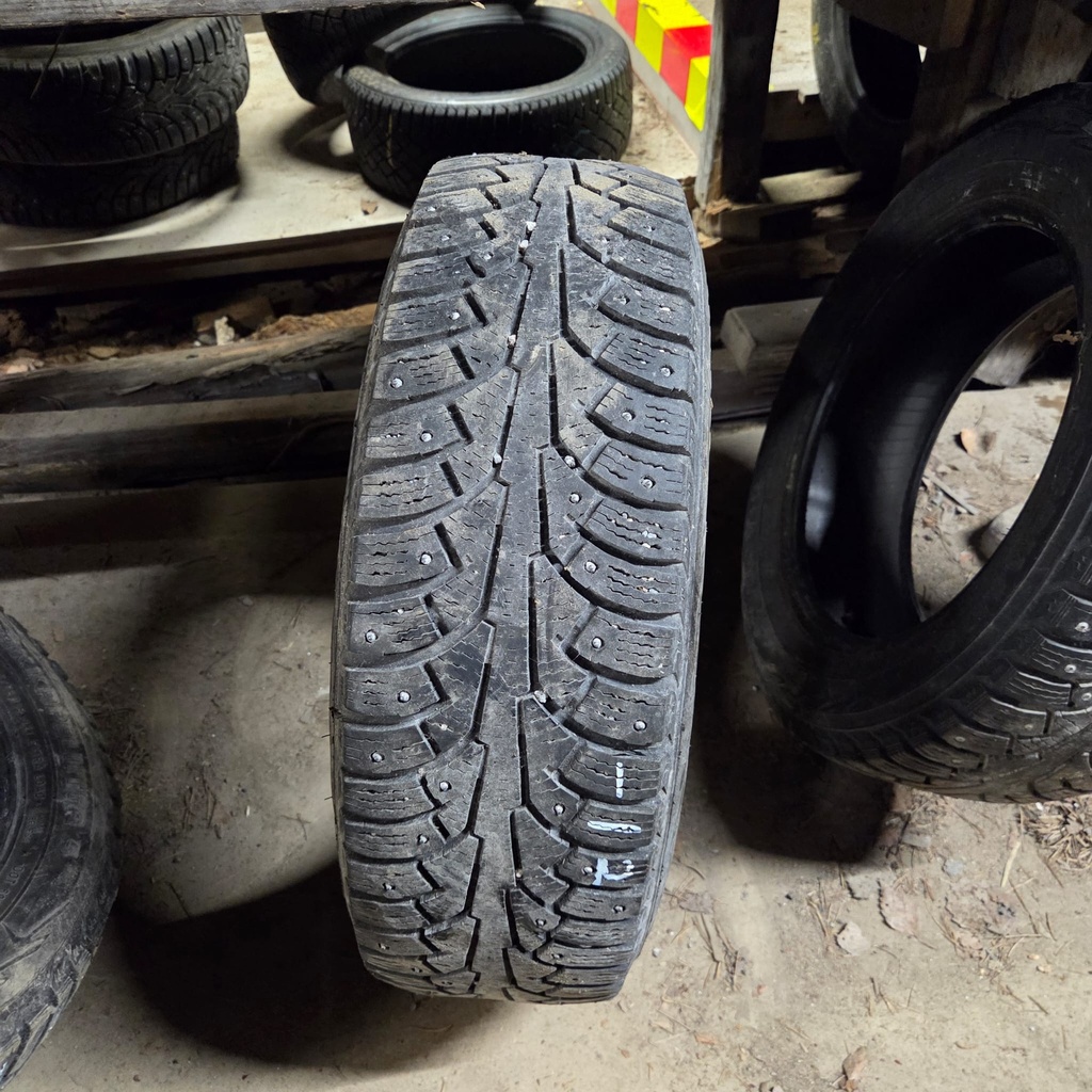 185/65R15 92T XL Nokian Hakkapeliitta 5 Käytetty nastarengas 6mm DOT-12